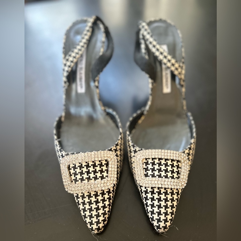 Houndstooth Manolo Blahnik pumps